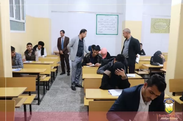 رئيس جامعة الحكمة أ.د. مختار دائل يتفقد سير العملية الإمتحانية النهائية للفصل الثاني للعام الدراسي 1444هـ رئيس جامعة الحكمة أ.د. مختار دائل يتفقد سير العملية الإمتحانية النهائية للفصل الثاني للعام الدراسي 1444هـ