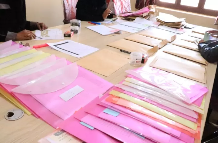 مركز التطوير وضمان الجودة بجامعة الحكمة – صنعاء يدشن تقييم الفصل الأول للكادر الإداري والأكاديمي للعام 2022-2023م