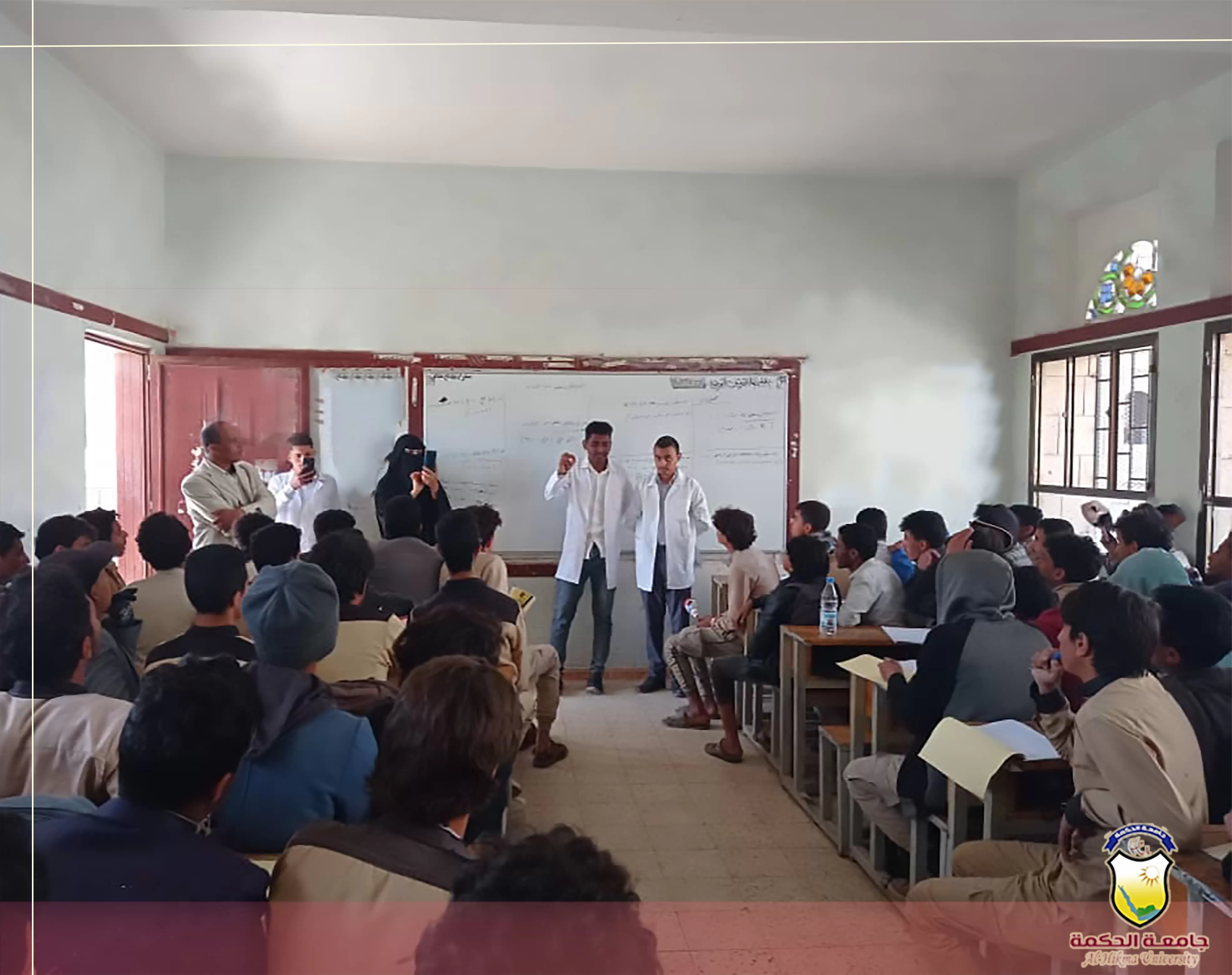 طلاب قسم التمريض بجامعة الحكمة في زيارة توعوية لمدارس العاصمة