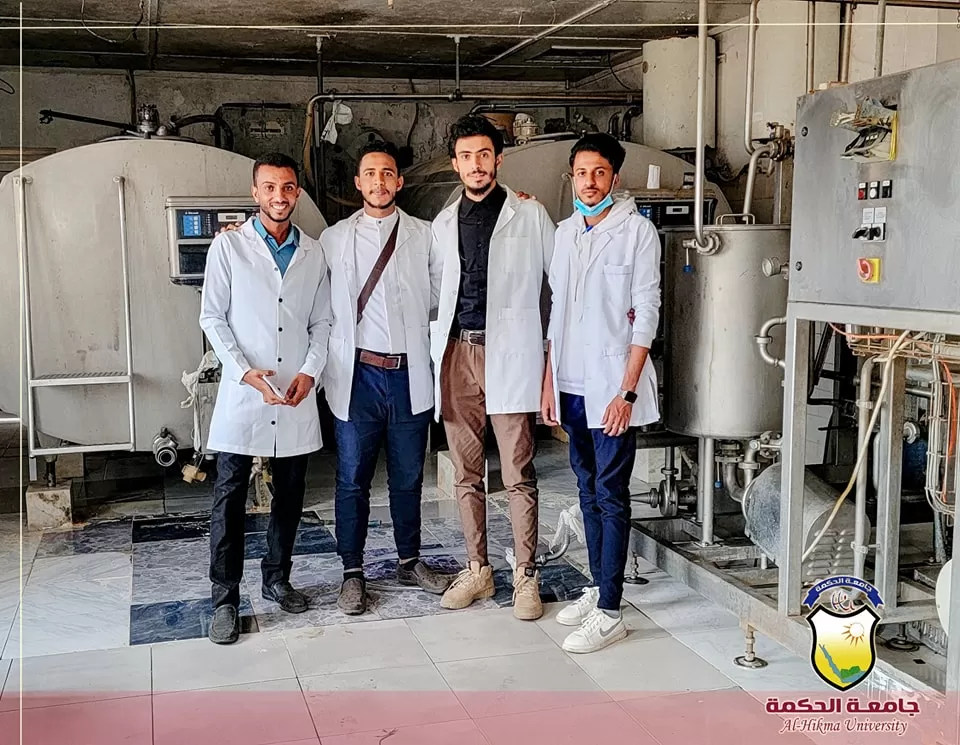 كلية العلوم الطبية بجامعة الحكمة تنظّم زيارة علمية لطلاب قسم المختبرات الطبية لمصنع حليب رصابة
