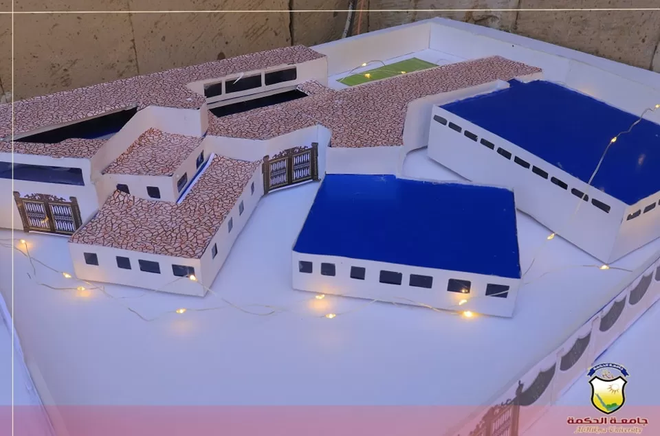 طلبة قسم الهندسة المعمارية بجامعة الحكمة - صنعاء يناقشون مشاريع مقررات التصميم المعماري والتصميم الحضري