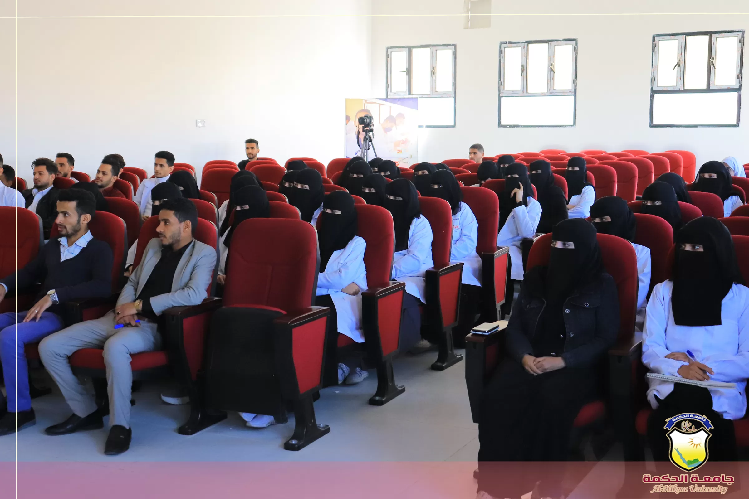 وحدة التدريب والتعليم المستمر في قسم طب وجراحة الفم والأسنان بجامعة الحكمة تقيم ندوة وورشة عمل حول مجال معالجة جذور الأسنان بإستخدام جهاز الإندوموتور