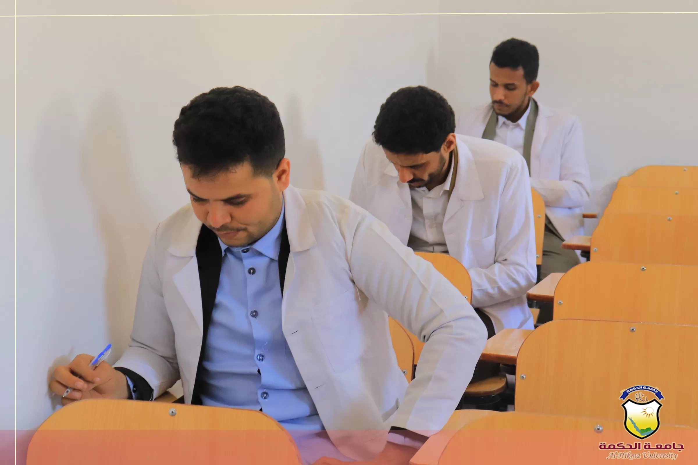 بحضور رئيس مجلس الأمناء؛ جامعة الحكمة - صنعاء تدشّن الإمتحانات النهائية للدفعة الأولى بقسم طب عام وجراحة للعام 1445هـ - 2024/2023م