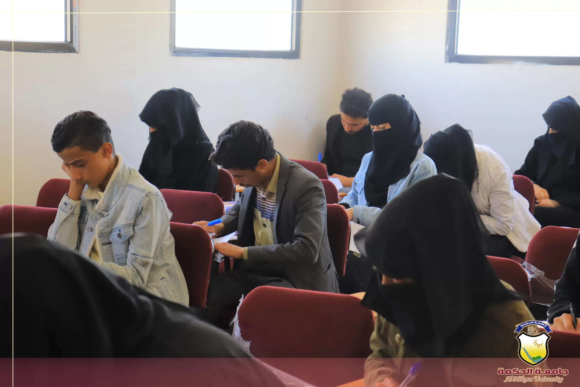 بحضور رئيس مجلس الأمناء؛ جامعة الحكمة - صنعاء تدشّن الإمتحانات النهائية للدفعة الأولى بقسم طب عام وجراحة للعام 1445هـ - 2024/2023م