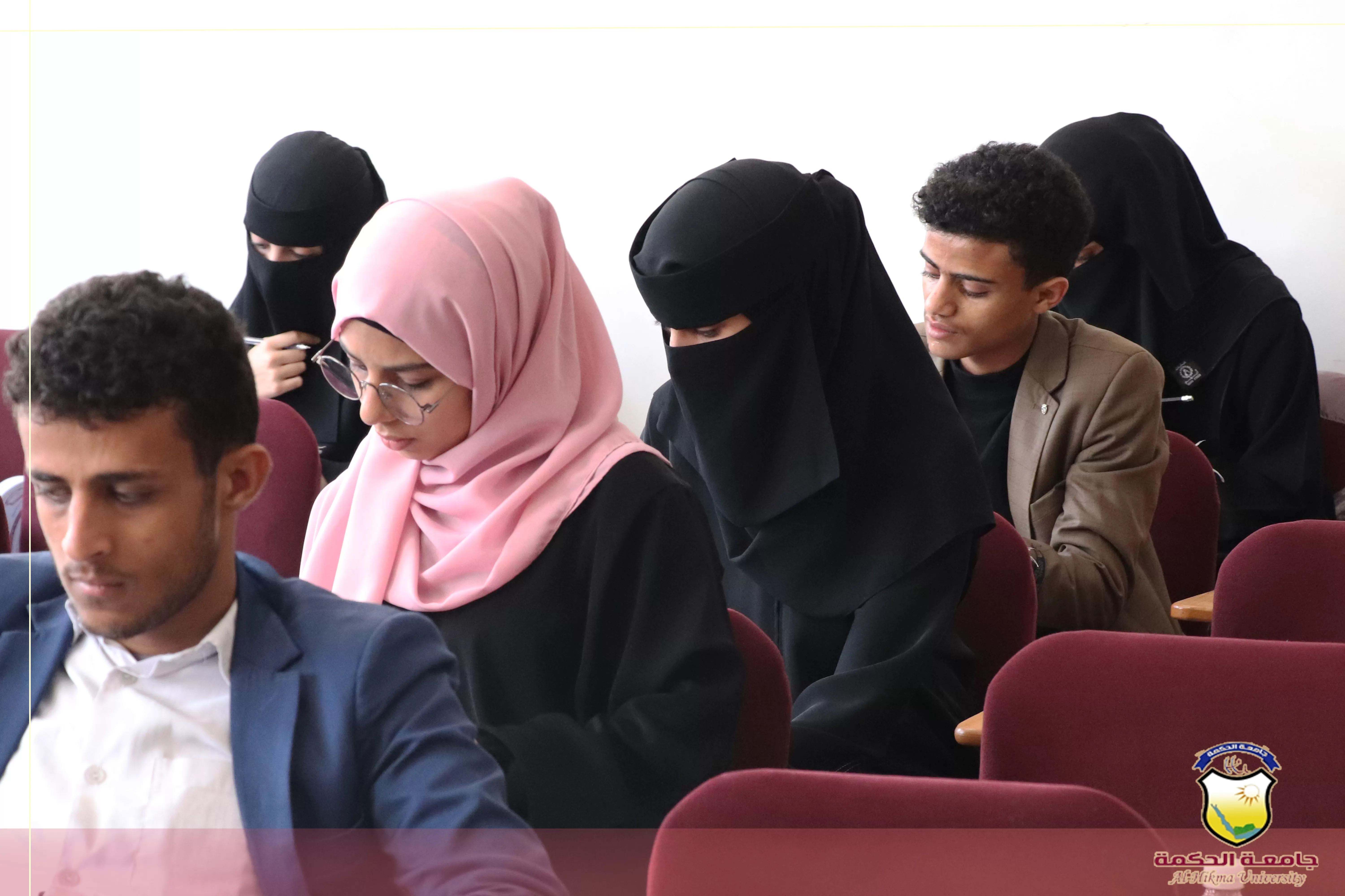 بحضور رئيس جامعة الحكمة الدكتور مختار دائل؛ جامعة الحكمة تدشن الإمتحانات النهائية لطلبة المستوى الأول للعام الجامعي 2023/2024م