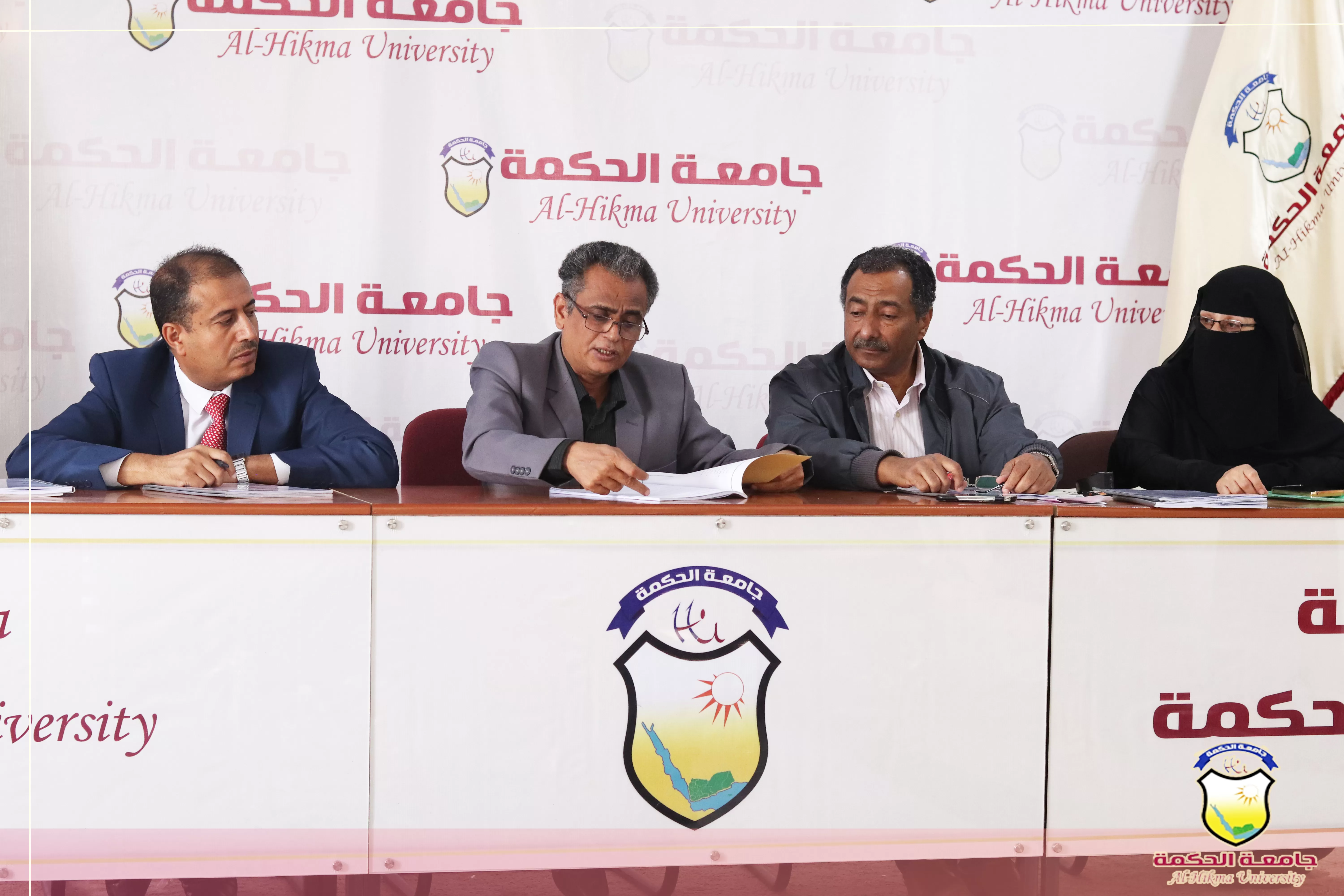 كلية العلوم الإدارية والإنسانية بجامعة الحكمة تدشّن المناقشات النهائية لمشاريع التخرج بقسم نظم المعلومات الإدارية للعام الجامعي 2023/2024م