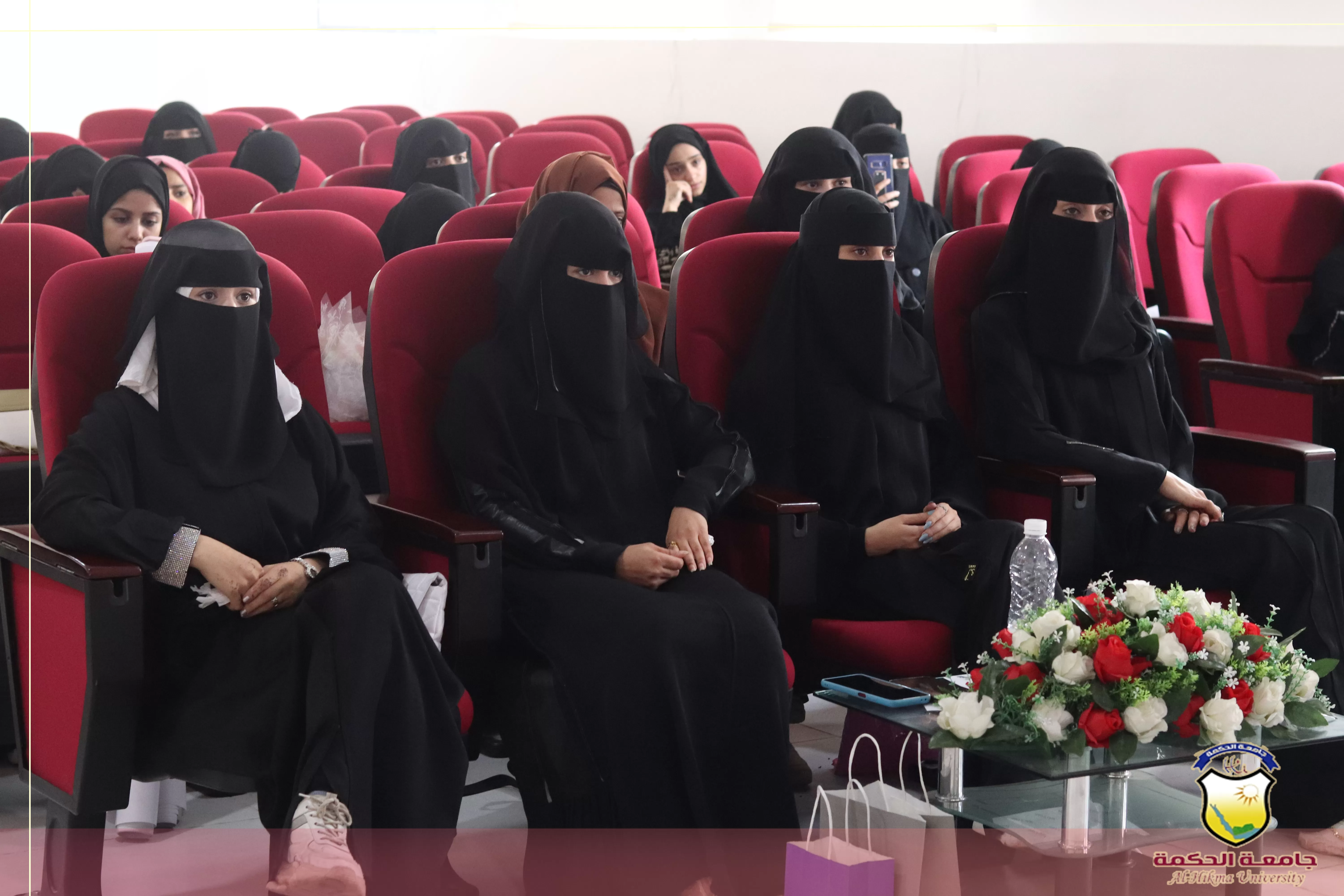 كلية العلوم الإدارية والإنسانية بجامعة الحكمة تدشّن المناقشات النهائية لمشاريع التخرج بقسم نظم المعلومات الإدارية للعام الجامعي 2023/2024م