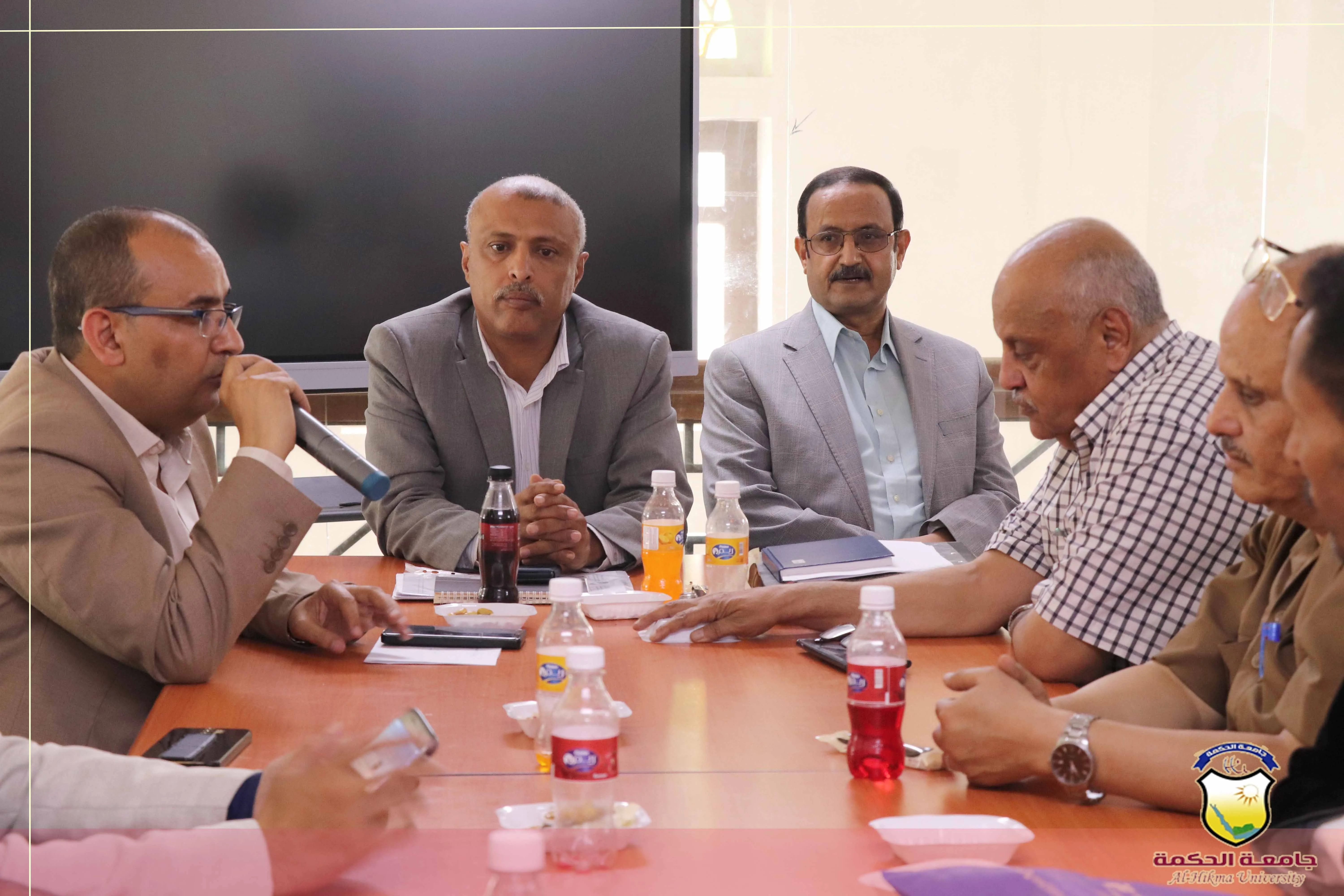 جامعة الحكمة تقيم جلسة معايدة للكادر الإداري والأكاديمي بمناسبة عيد الأضحى المبارك