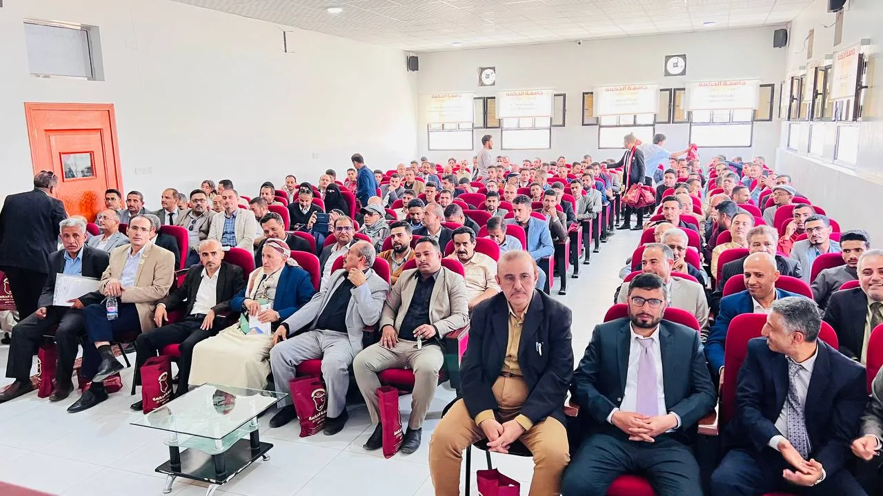 نائب وزير الصحة والبيئة الدكتور ناشر القعود في رحاب المعرض الدوائي الإنتاجي بـ جامعة الحكمة - اليمن باليوم العالمي للصيادلة