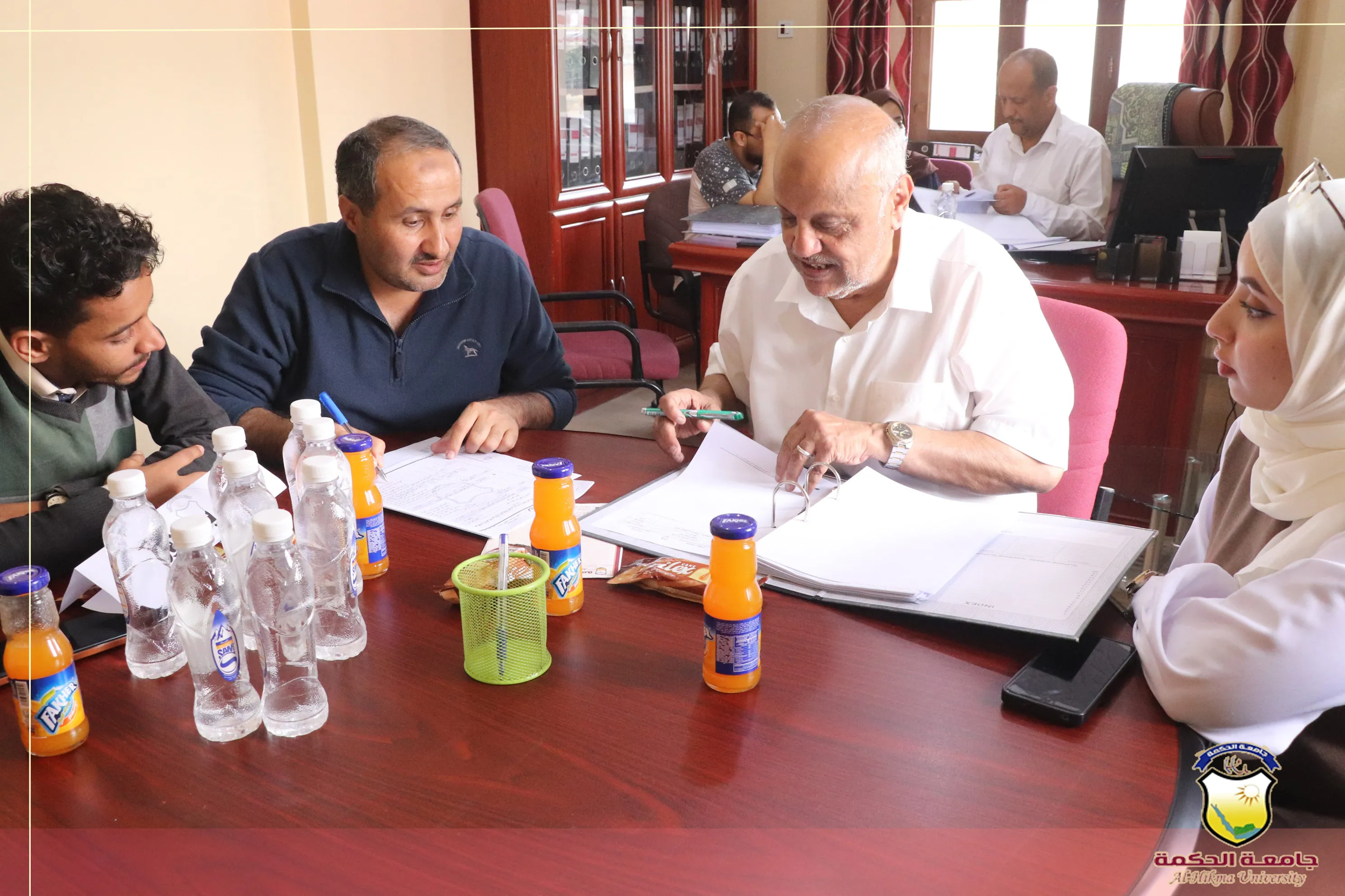 مركز التطوير وضمان الجودة بجامعة الحكمة ينفّذ جلسة محاكاة أولية لتقويم دراسة التقييم الذاتي البرامجي وشواهدها الداعمة لبرنامجي طب عام وجراحة وطب وجراحة الفم والأسنان