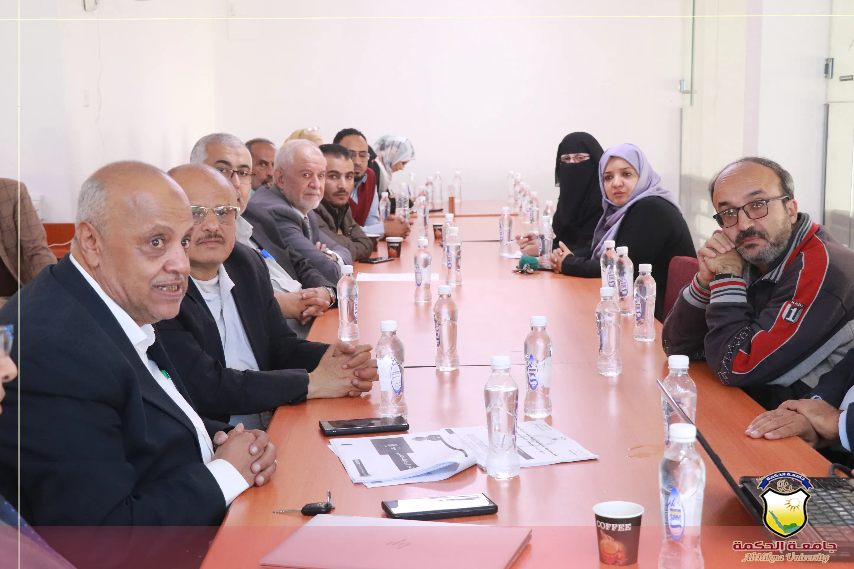 "جامعة الحكمة تعقد لقاء موسع لمناقشة الأداء الأكاديمي للجامعة للعام 2024-2025م"