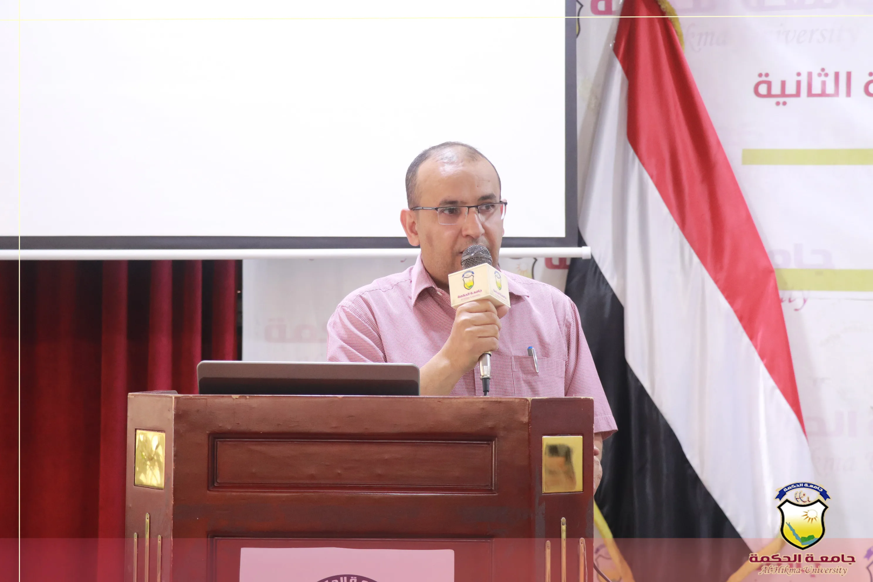 برعاية رئاسة جامعة الحكمة؛ تقيم كلية العلوم الطبية المؤتمر العلمي الثاني لمناقشة أبحاث تخرج الدفعة الثانية - قسم طب عام وجراحة