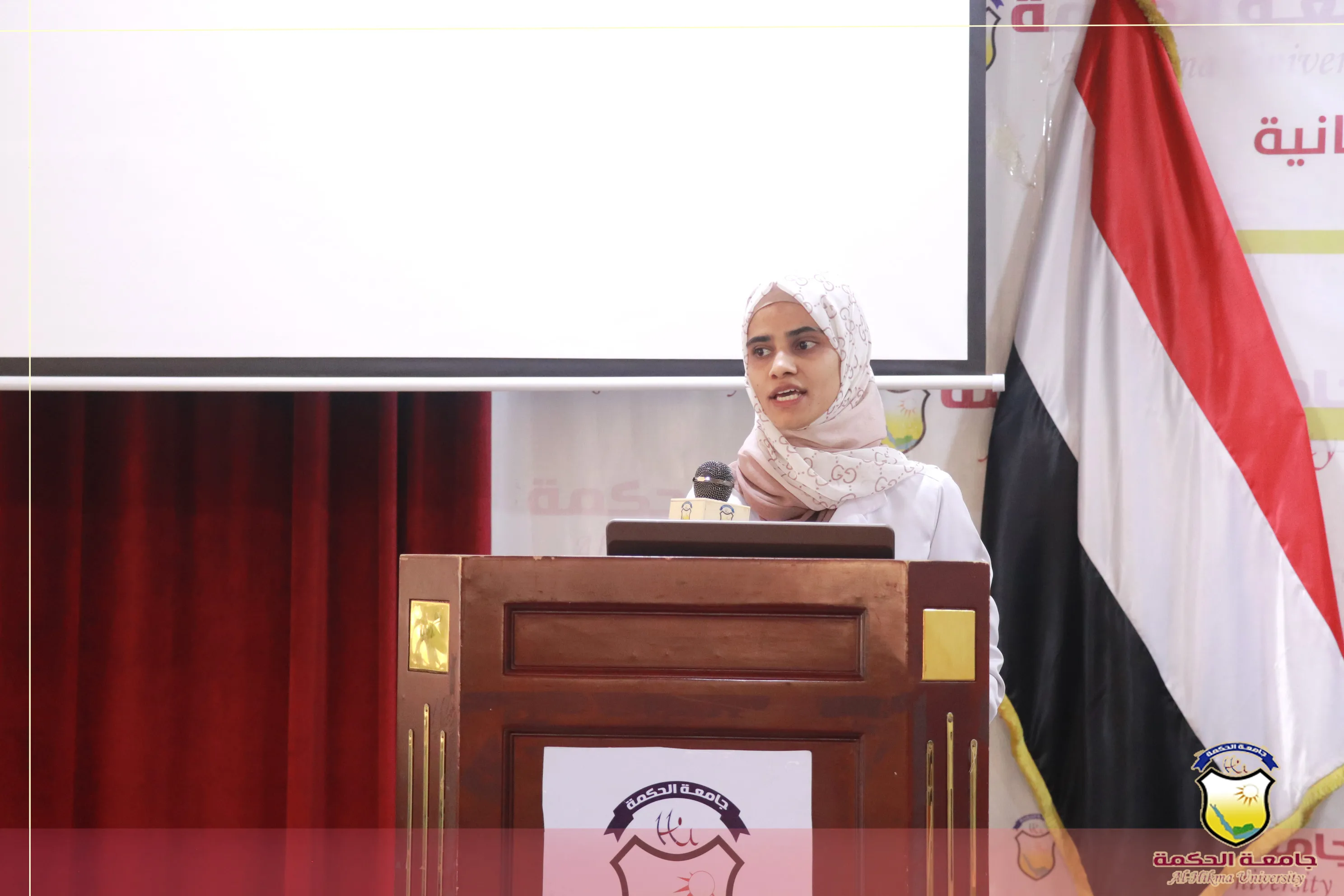 برعاية رئاسة جامعة الحكمة؛ تقيم كلية العلوم الطبية المؤتمر العلمي الثاني لمناقشة أبحاث تخرج الدفعة الثانية - قسم طب عام وجراحة