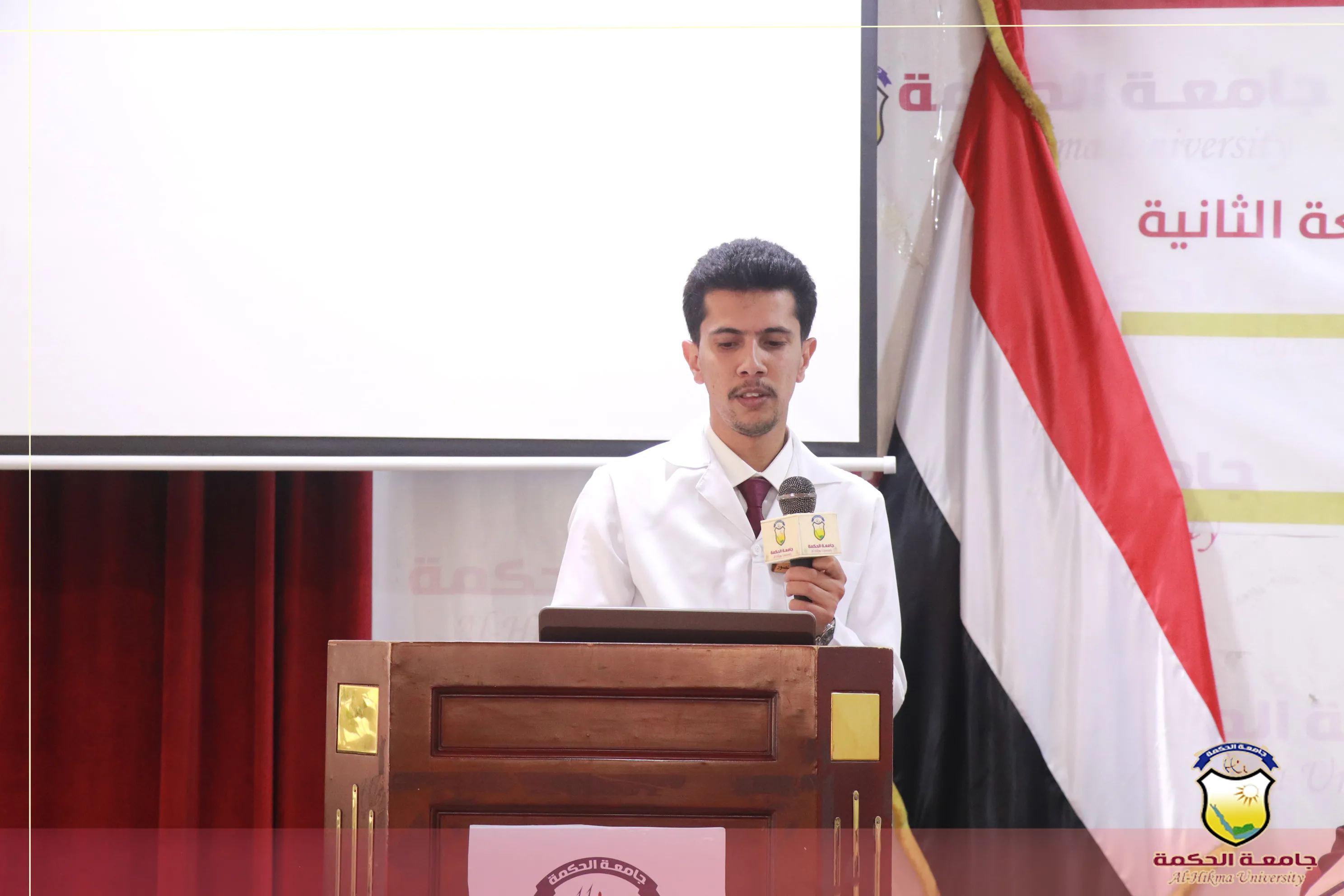 برعاية رئاسة جامعة الحكمة؛ تقيم كلية العلوم الطبية المؤتمر العلمي الثاني لمناقشة أبحاث تخرج الدفعة الثانية - قسم طب عام وجراحة