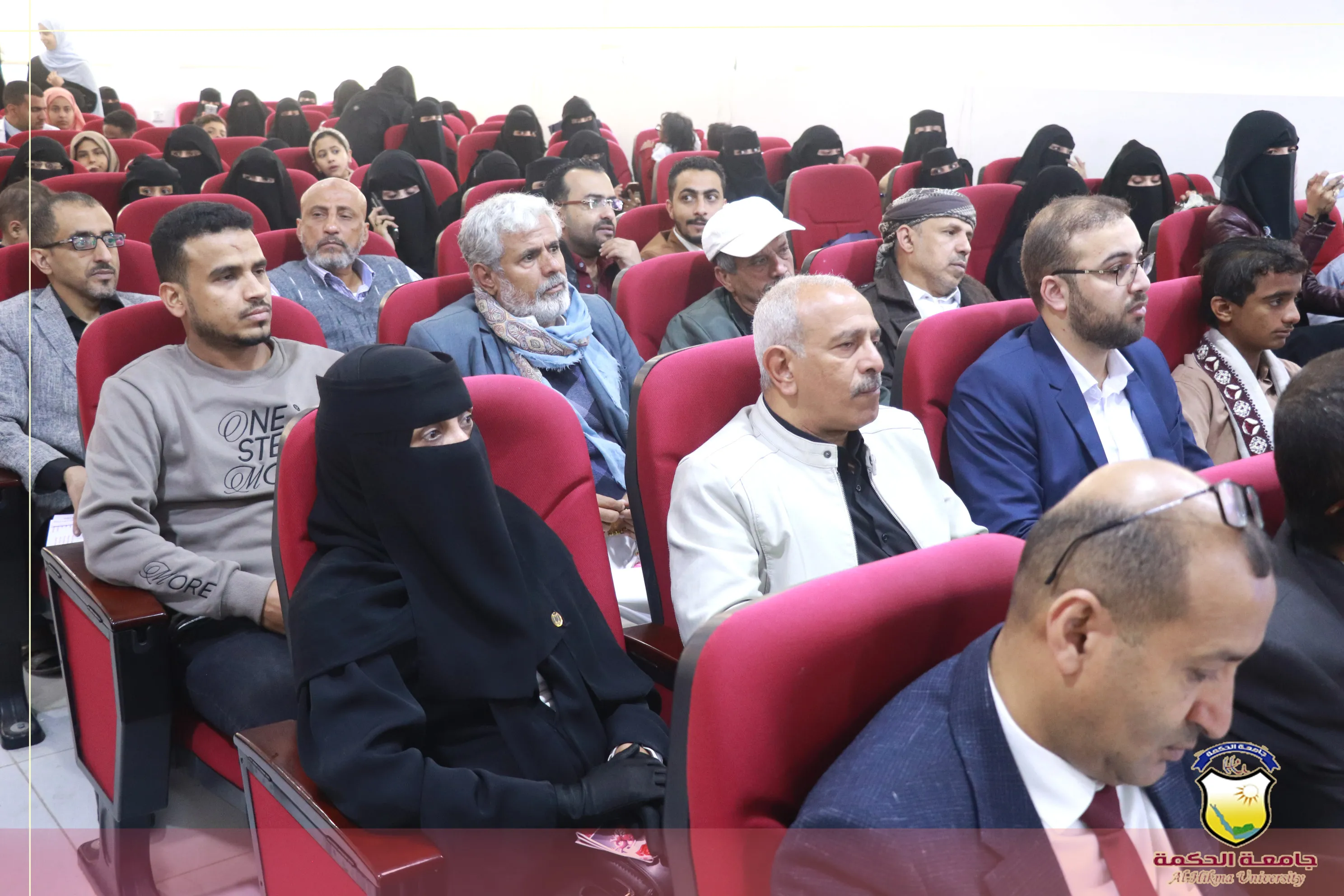 برعاية رئاسة جامعة الحكمة؛ تقيم كلية العلوم الطبية المؤتمر العلمي الثاني لمناقشة أبحاث تخرج الدفعة الثانية - قسم طب عام وجراحة