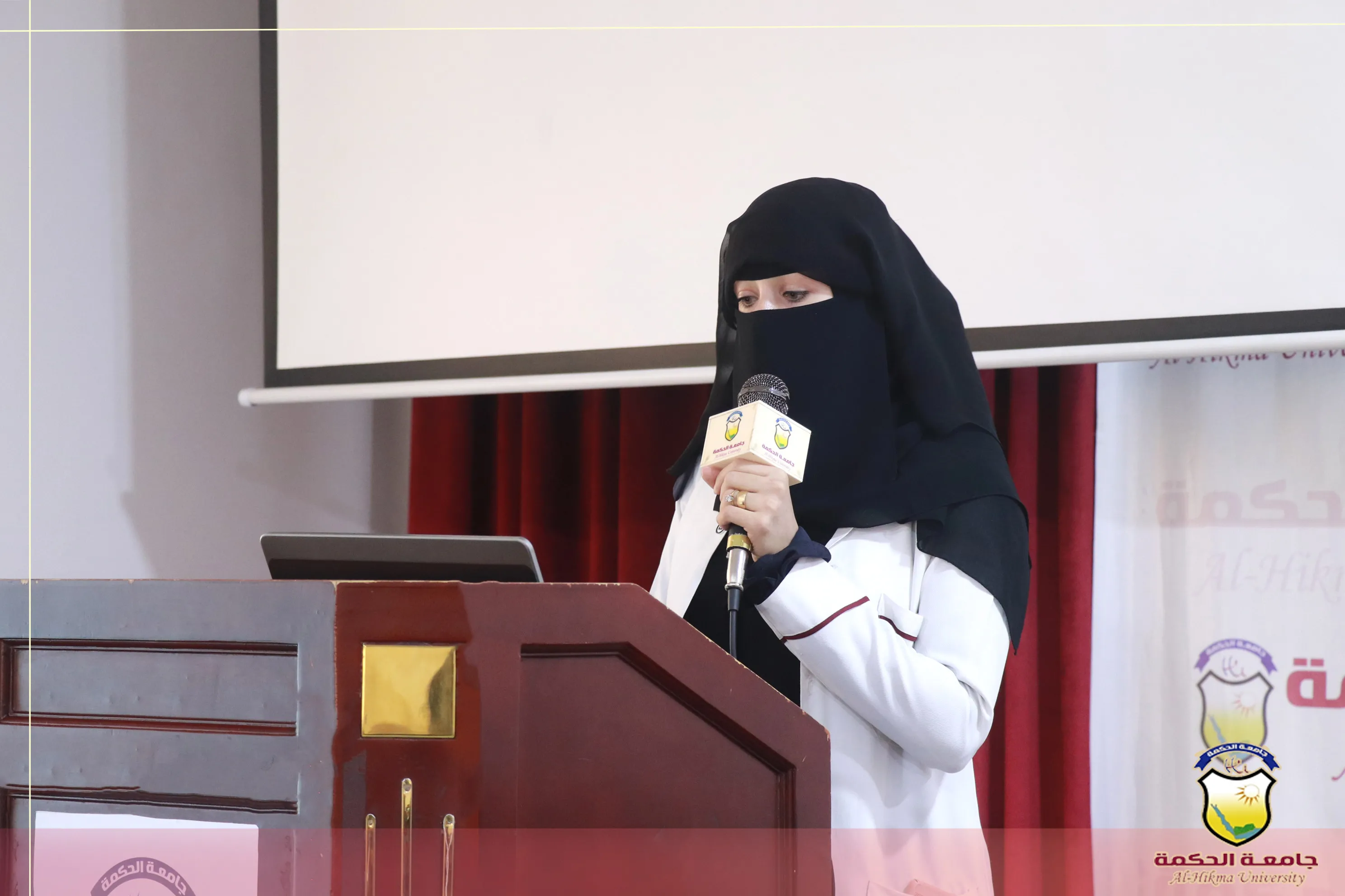 برعاية رئاسة جامعة الحكمة؛ تقيم كلية العلوم الطبية المؤتمر العلمي الثاني لمناقشة أبحاث تخرج الدفعة الثانية - قسم طب عام وجراحة