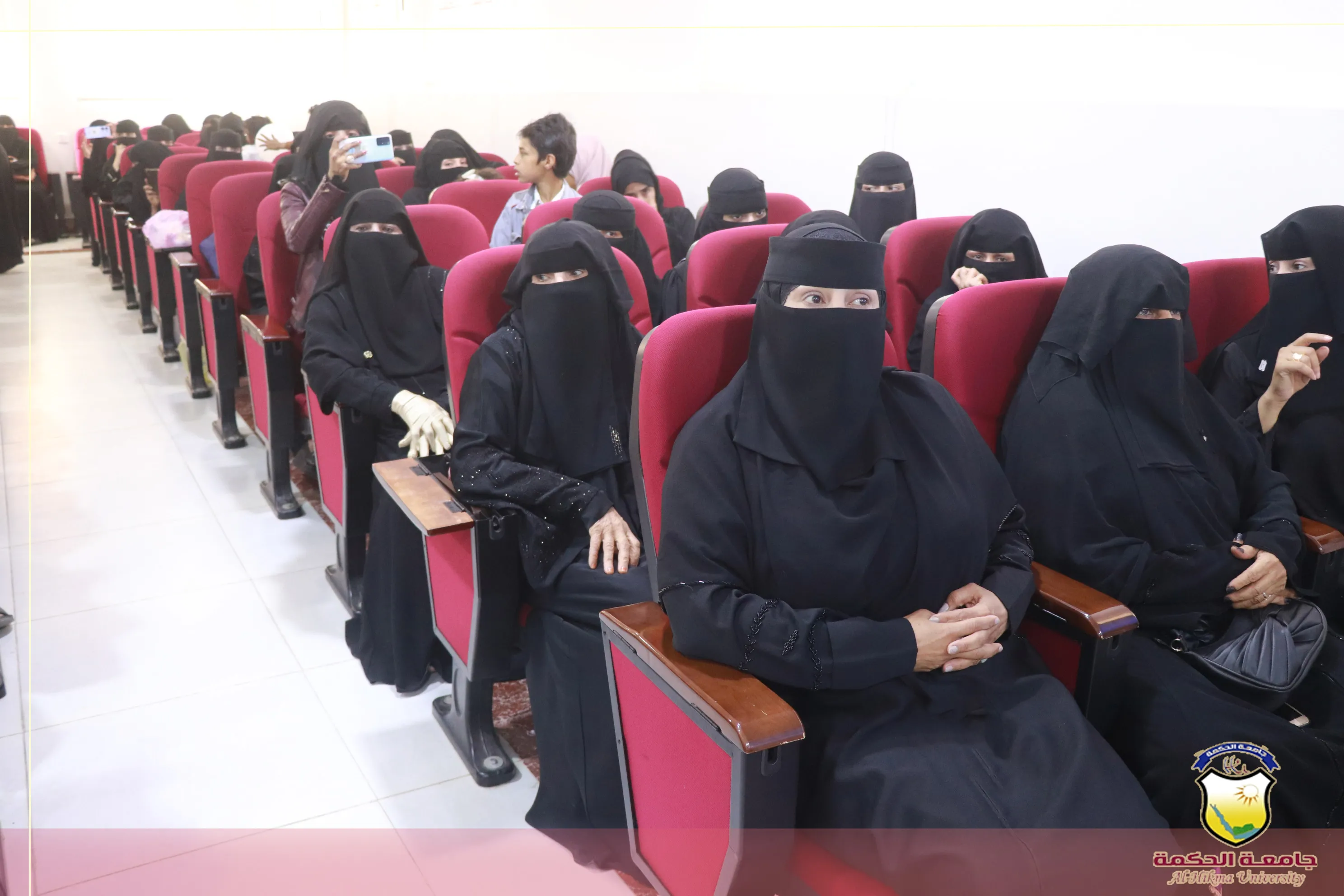 برعاية رئاسة جامعة الحكمة؛ تقيم كلية العلوم الطبية المؤتمر العلمي الثاني لمناقشة أبحاث تخرج الدفعة الثانية - قسم طب عام وجراحة