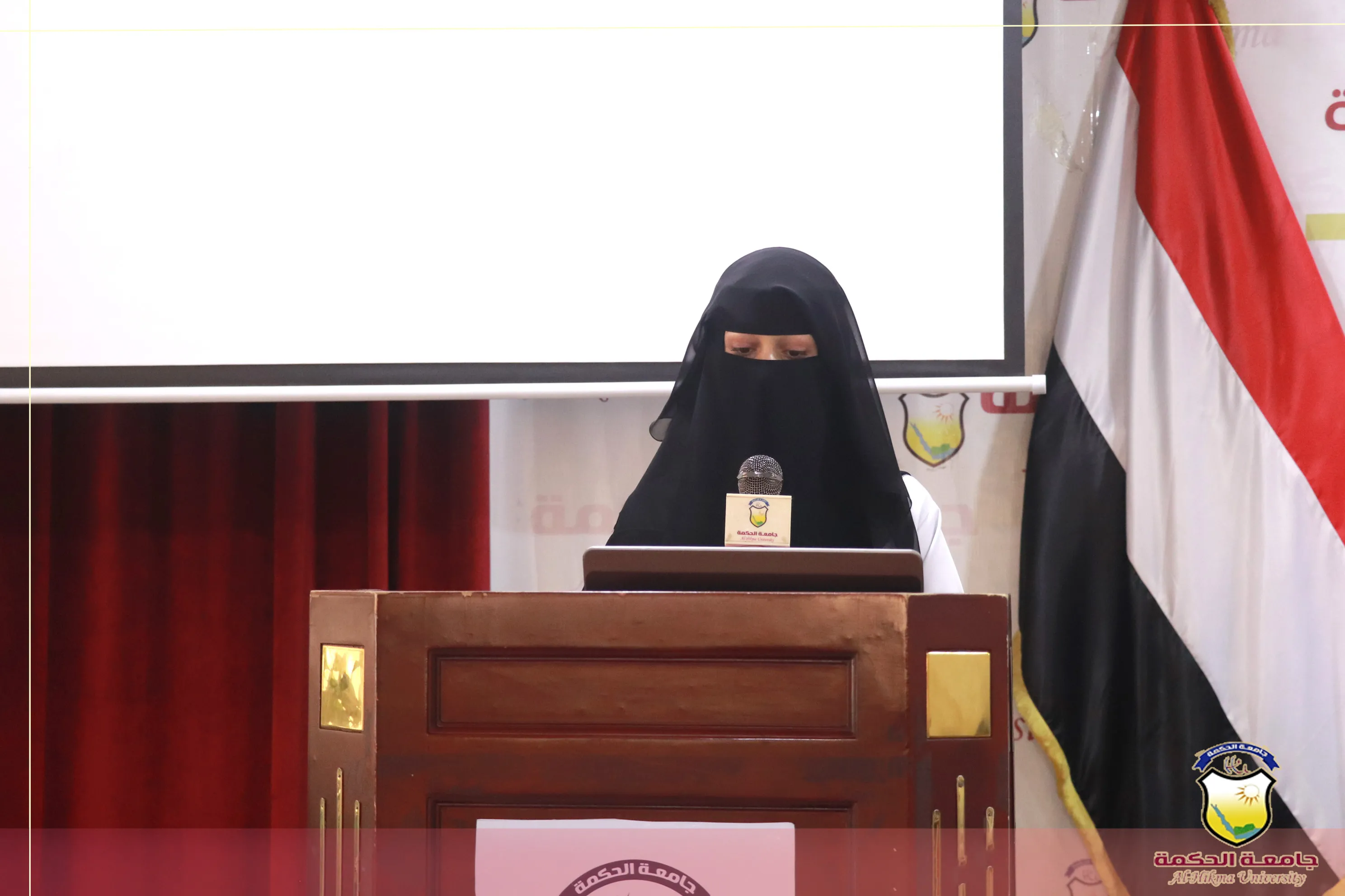 برعاية رئاسة جامعة الحكمة؛ تقيم كلية العلوم الطبية المؤتمر العلمي الثاني لمناقشة أبحاث تخرج الدفعة الثانية - قسم طب عام وجراحة