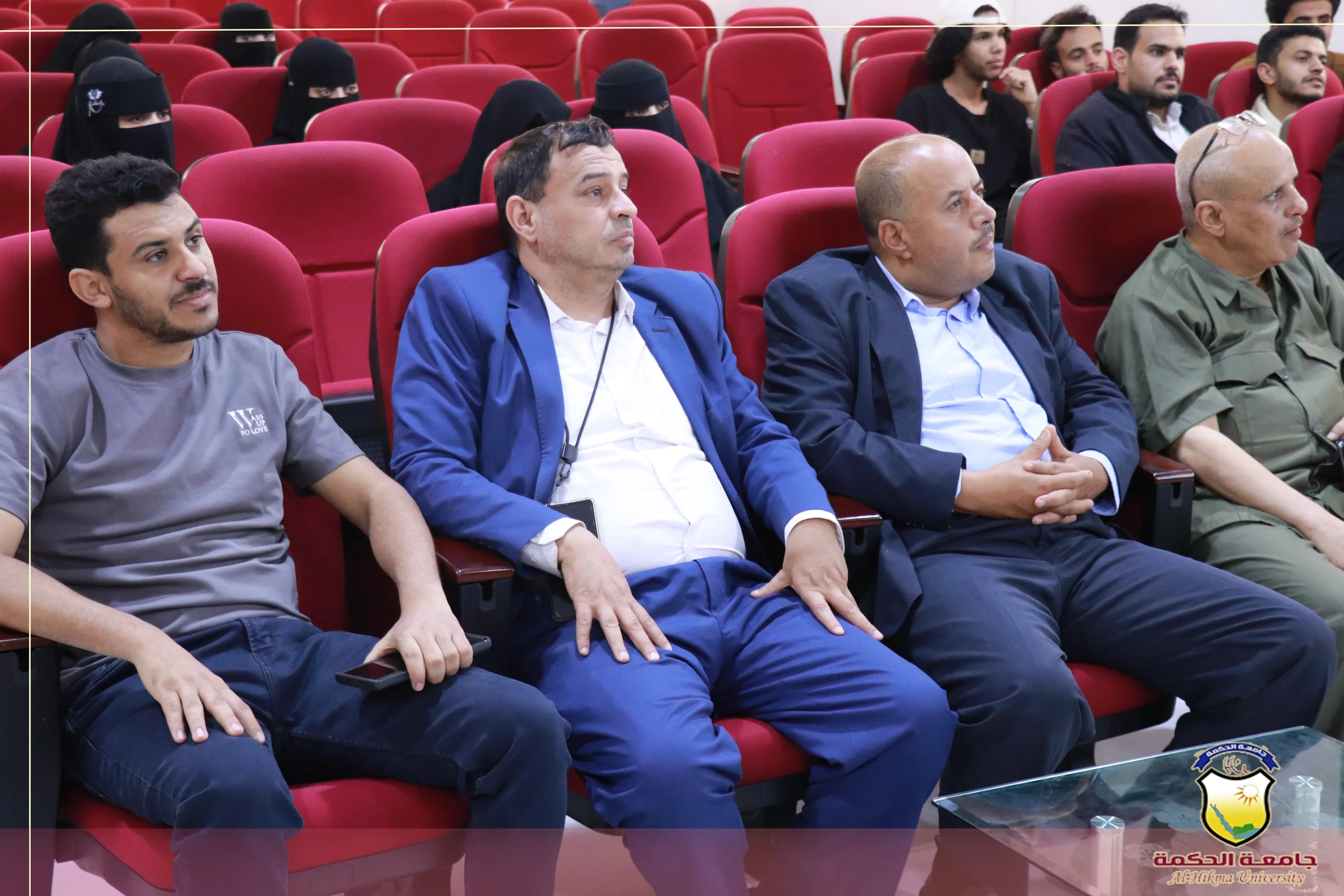 Under the patronage of the Presidency of Al-Hikma University, the Faculty of Administrative and Human Sciences is holding a training course on the use of artificial intelligence in scientific research and international publishing.