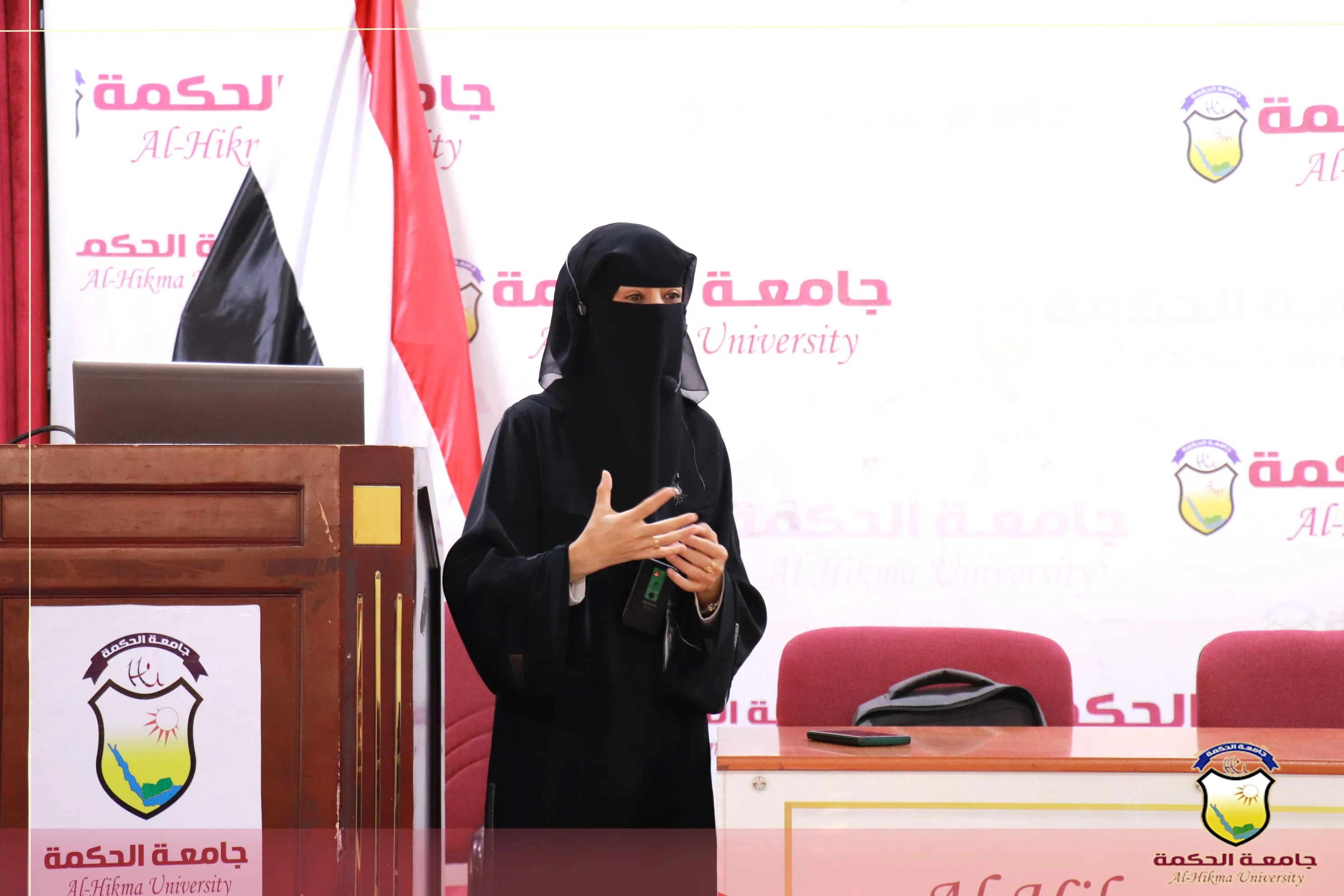 Under the patronage of the Presidency of Al-Hikma University, the Faculty of Administrative and Human Sciences is holding a training course on the use of artificial intelligence in scientific research and international publishing.