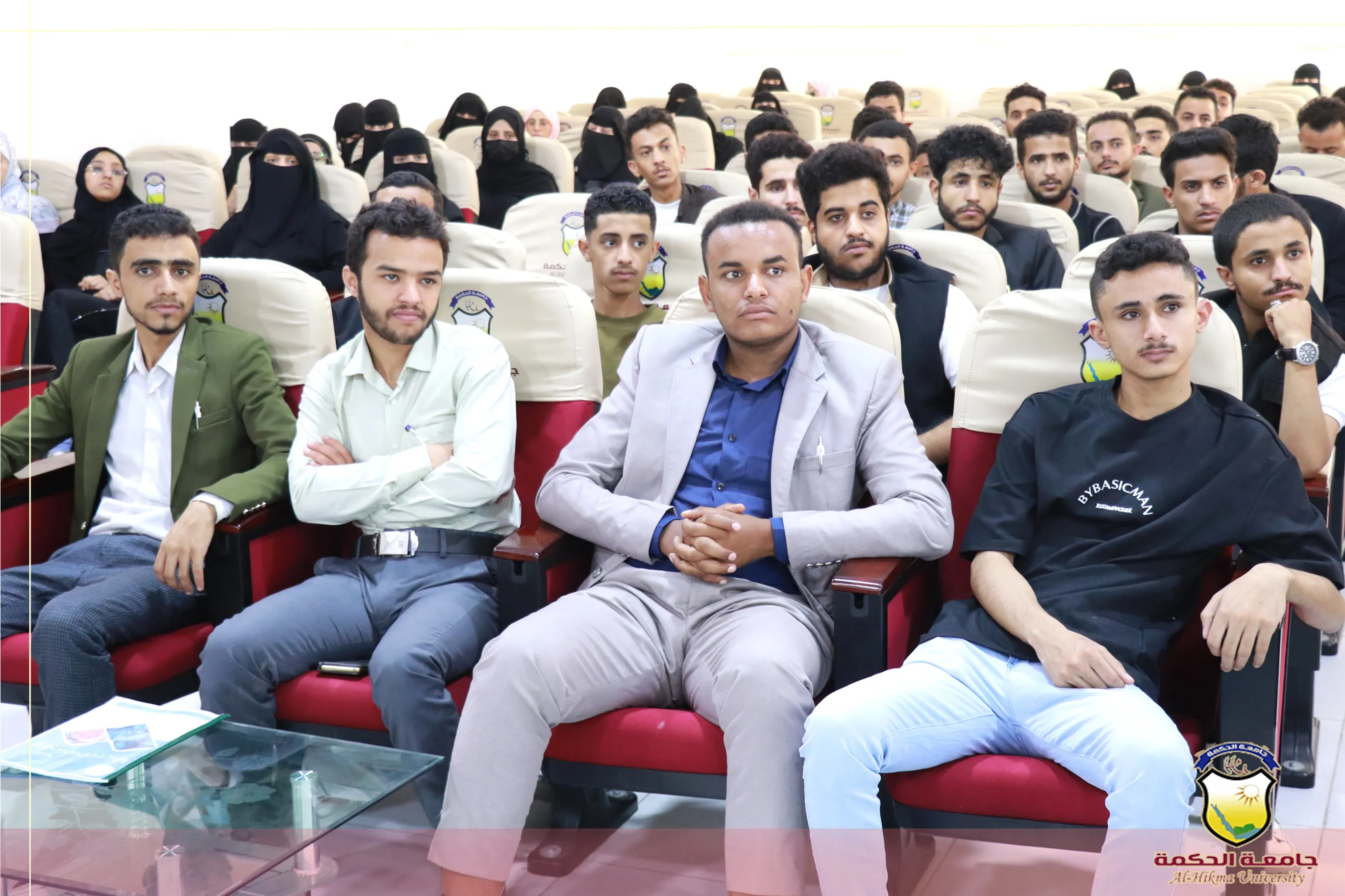 جامعة الحكمة تقيم ندوة علمية طلابية حول مسارات مهنة الصيدلة وفرصها المستقبلية