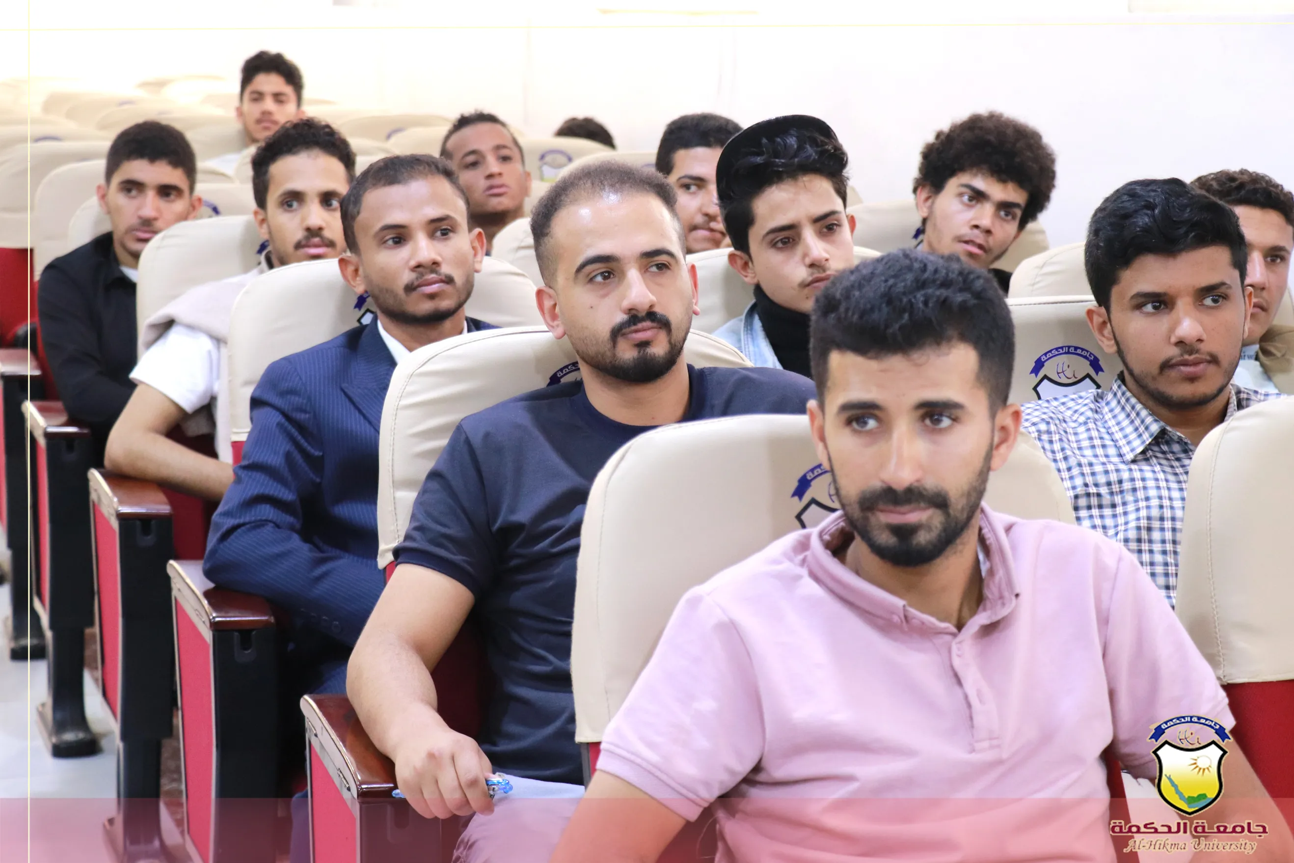 جامعة الحكمة تقيم ندوة علمية طلابية حول مسارات مهنة الصيدلة وفرصها المستقبلية