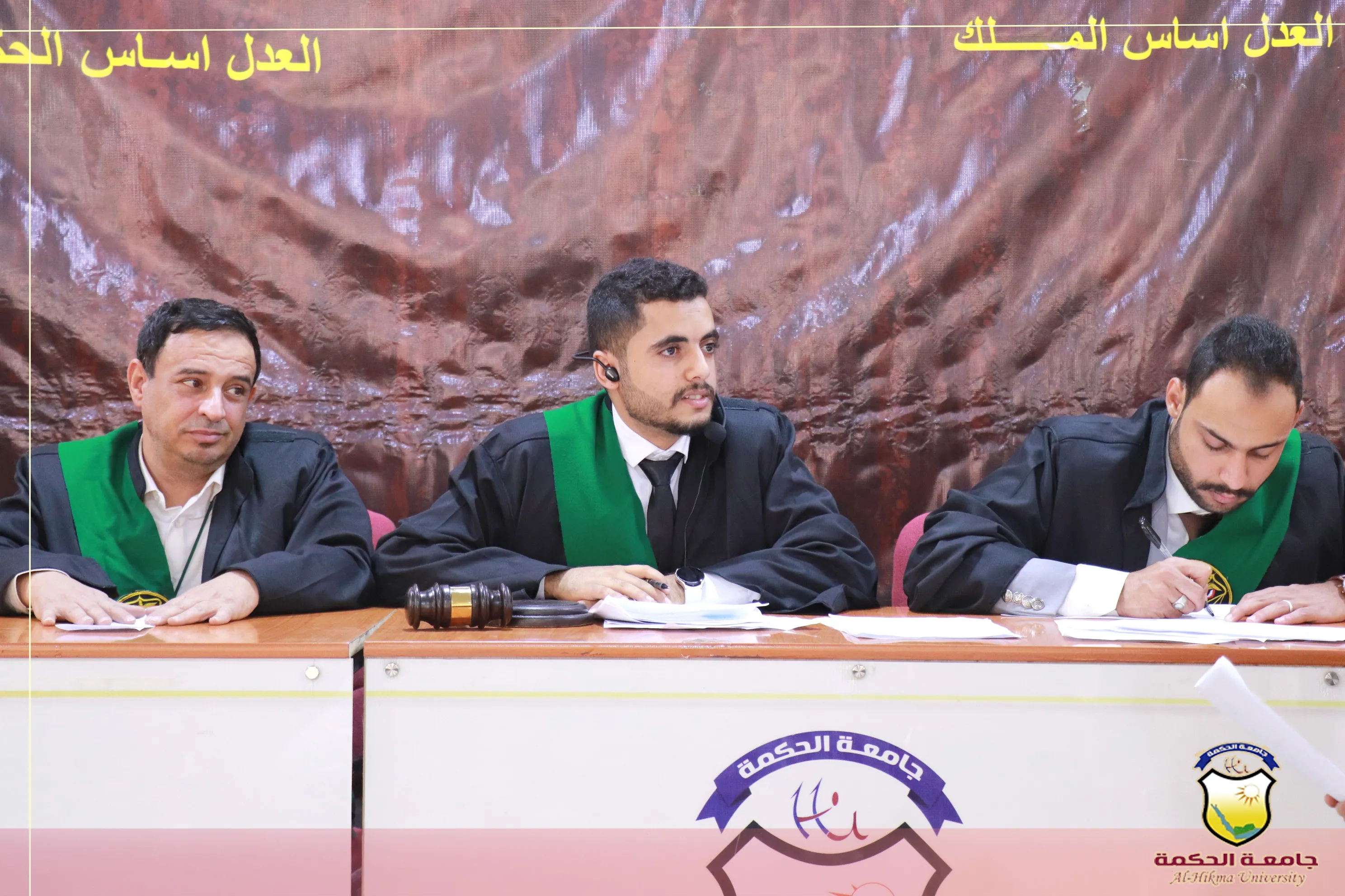 قسم الشريعة والقانون بجامعة الحكمة يفتتح أولى جلسات المحكمة الافتراضية لهذا العام ضمن تطبيقاته العملية