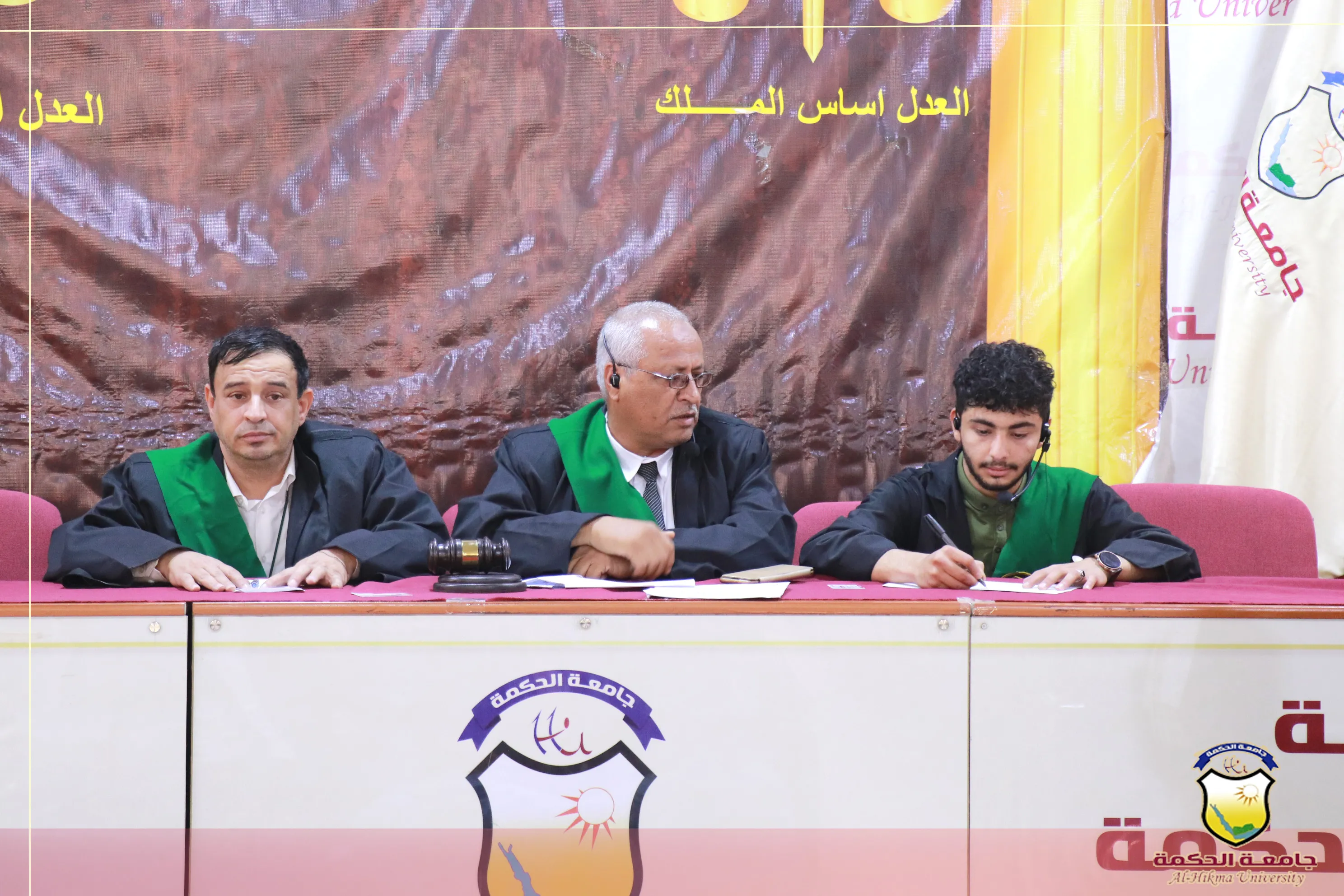 قسم الشريعة والقانون بجامعة الحكمة يفتتح أولى جلسات المحكمة الافتراضية لهذا العام ضمن تطبيقاته العملية