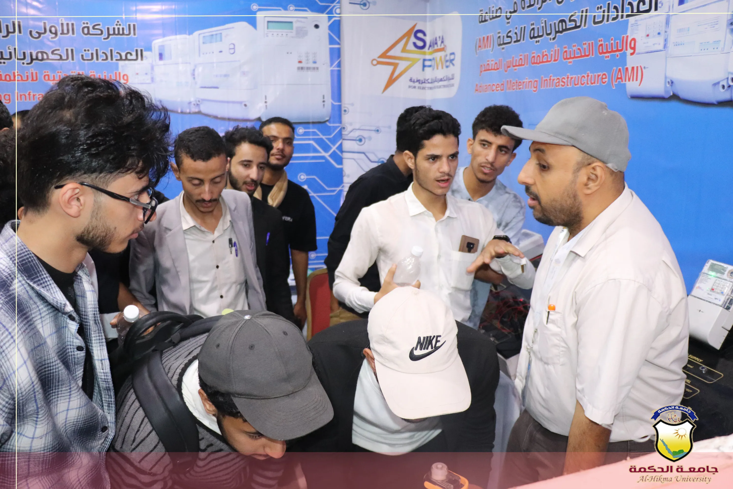 طلاب قسم تقنية المعلومات بجامعة الحكمة يزورون معرض (بروج التقني SMART-EX 2025) في صنعاء