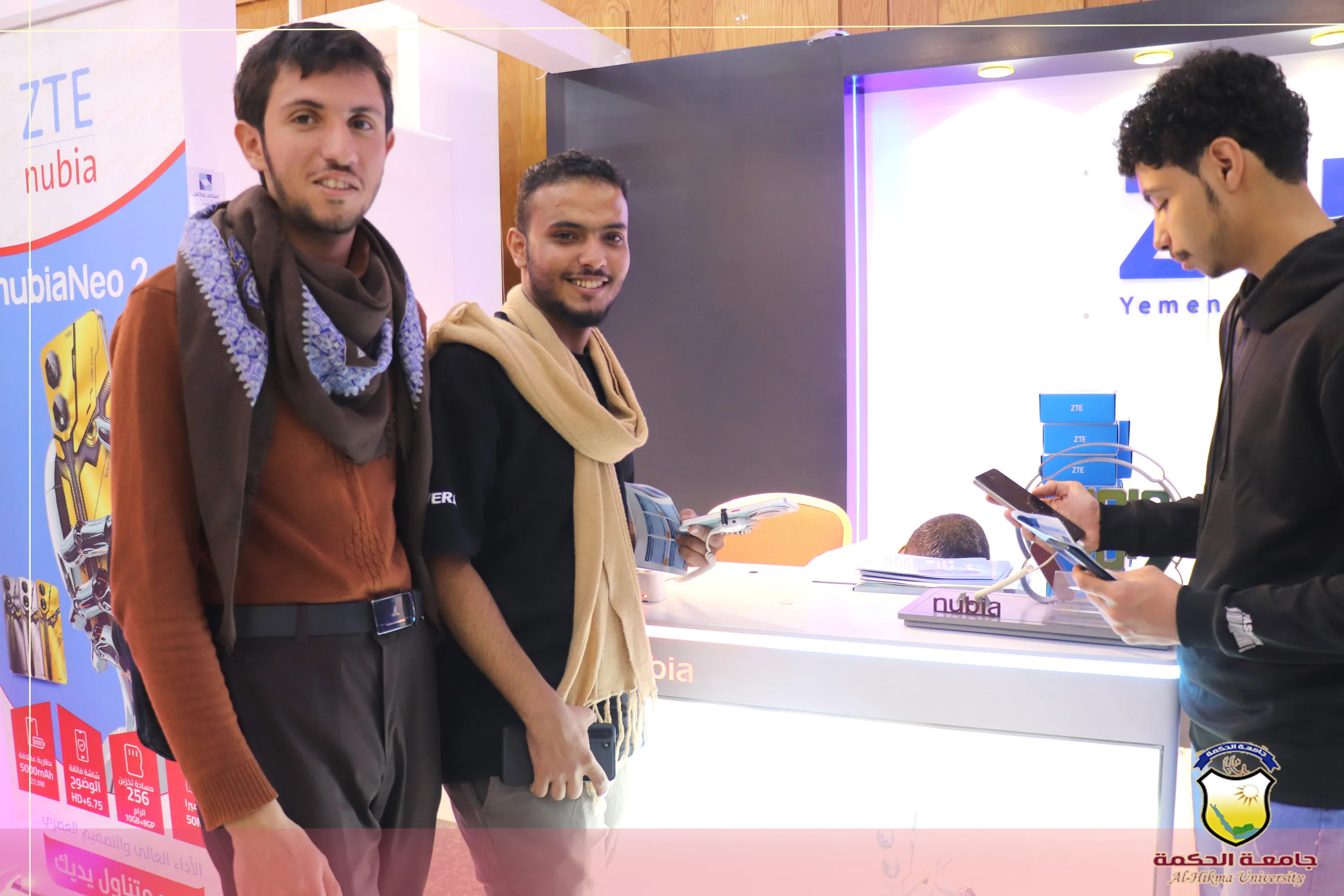 طلاب قسم تقنية المعلومات بجامعة الحكمة يزورون معرض (بروج التقني SMART-EX 2025) في صنعاء