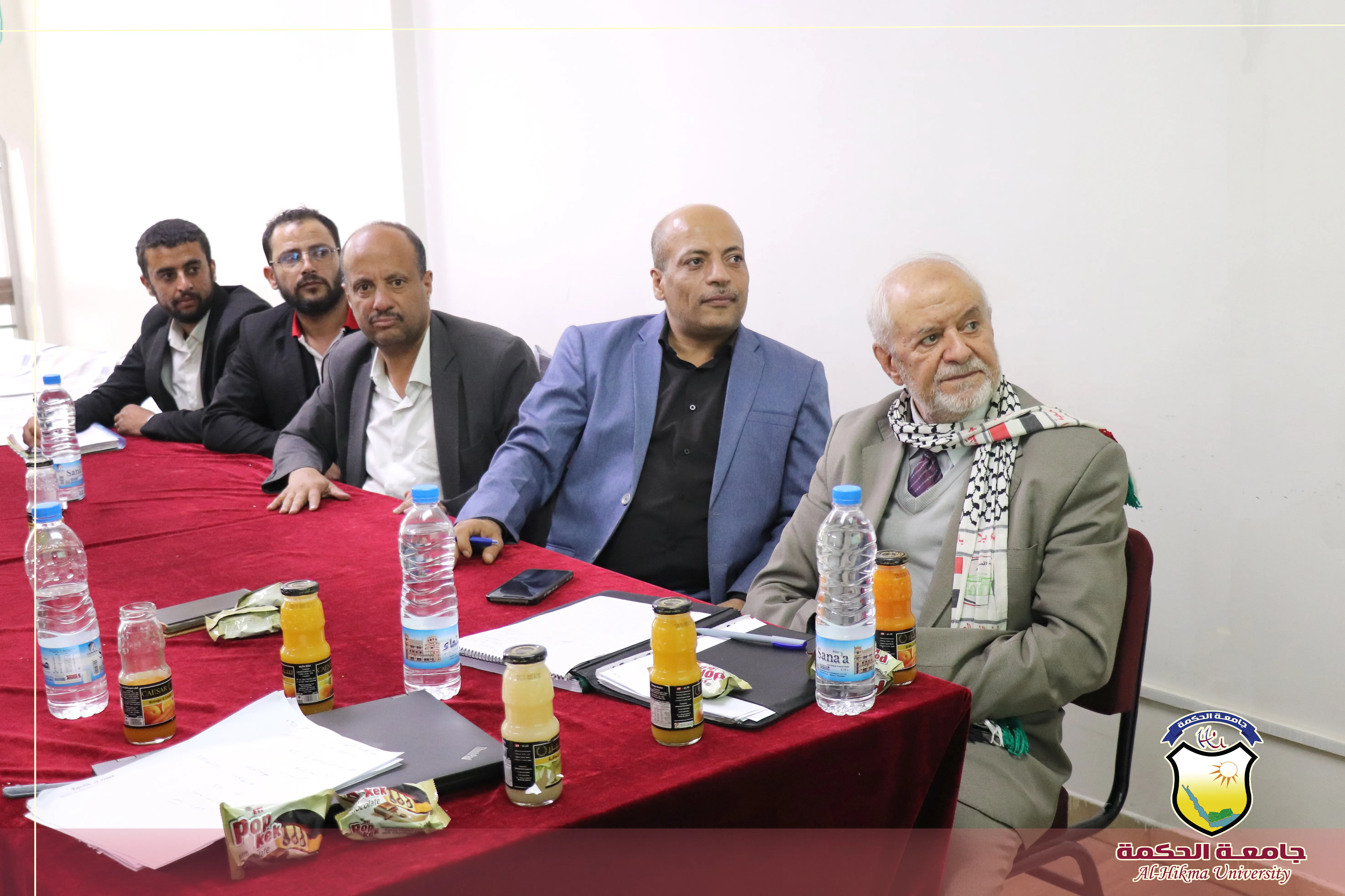 جامعة الحكمة تقيم اليوم العلمي لمناقشة مشاريع تخرج طلبة قسم الهندسة المدنية بكلية العلوم والهندسة