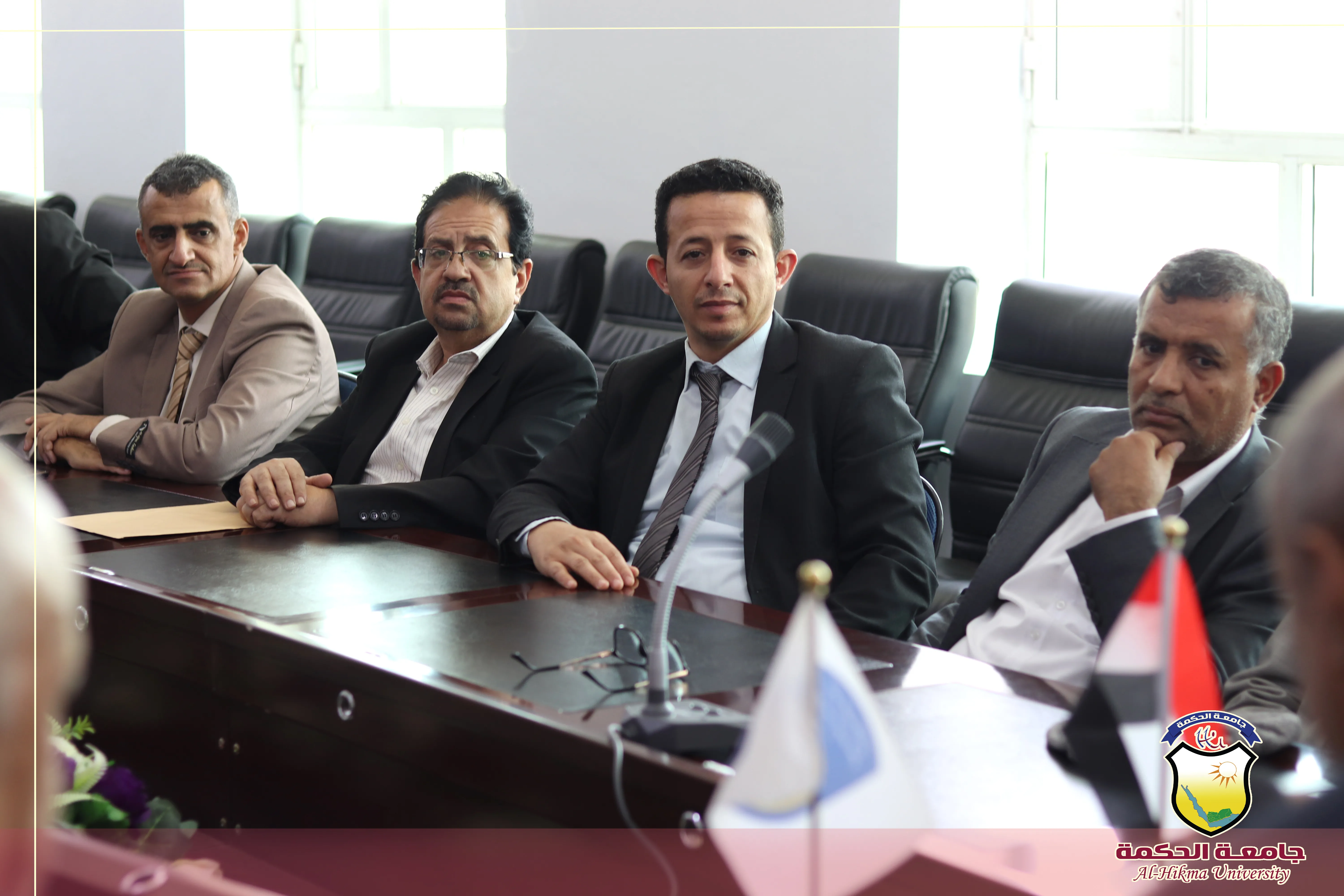 جامعة الحكمة تسلّم طلب اعتماد برنامجي الطب والجراحة وطب الأسنان لمجلس الاعتماد الأكاديمي وضمان جودة التعليم باليمن
