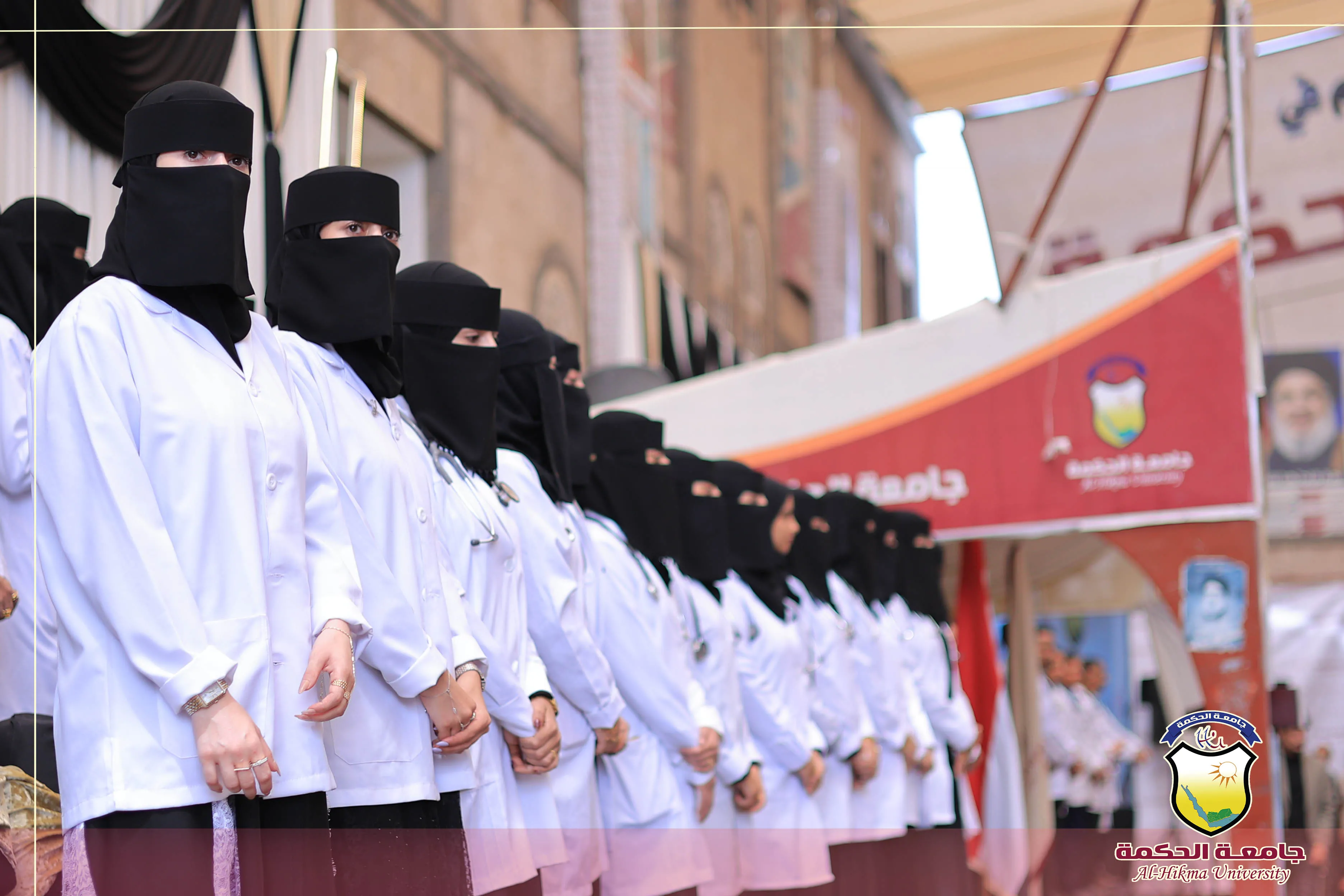 جامعة الحكمة تحتفل بتخريج 64  طبيباً وطبيبة من خريجي برنامج الطب والجراحة العامة